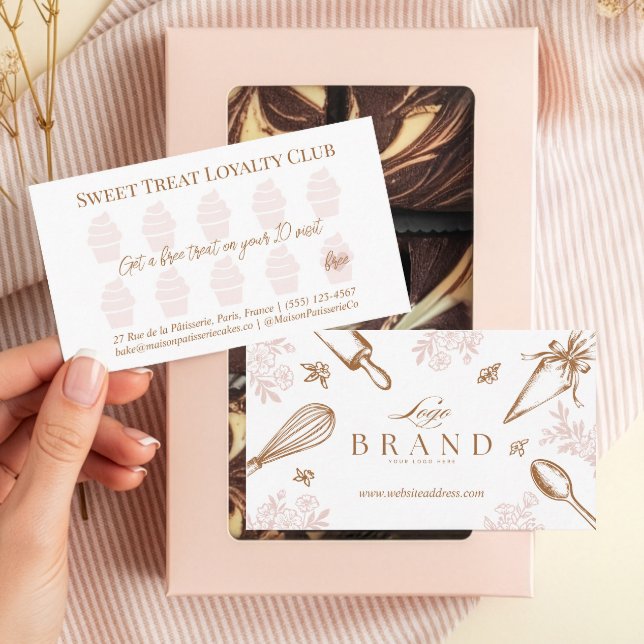 Cupcake konditor bakredskap Bageri Logotyp Lojalitetskort (Cupcake Pastry Chef Baking Utensils Bakery Logo Loyalty Card)