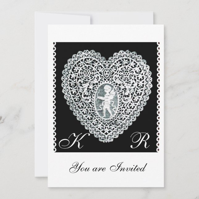 CUPID BRODERAT HJÄRTA MONOGRAM INBJUDNINGAR (Framsida)