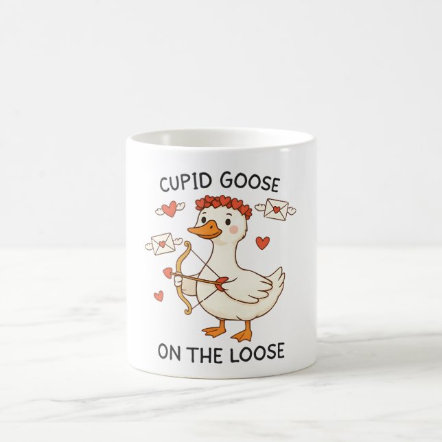 Cupid Goose On The Loose – Cute Valentine Goose Kaffemugg (Center)