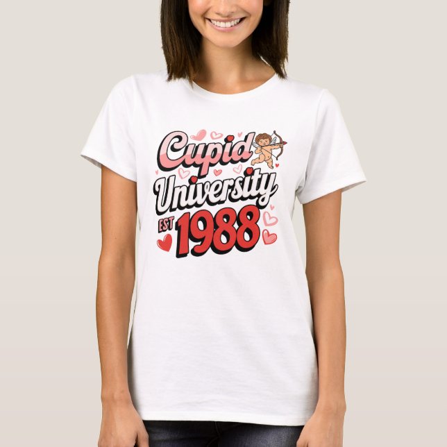 Cupid University: Love's School of Hearts T Shirt (Framsida)
