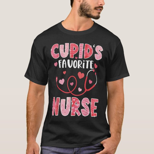 Cupid's Favorite Nurse Valentine's Day T Shirt (Framsida)