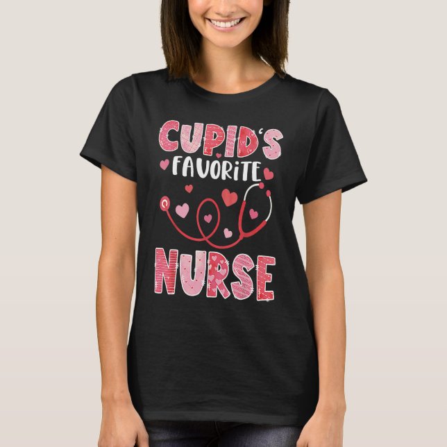 Cupid's Favorite Nurse Valentine's Day T Shirt (Framsida)