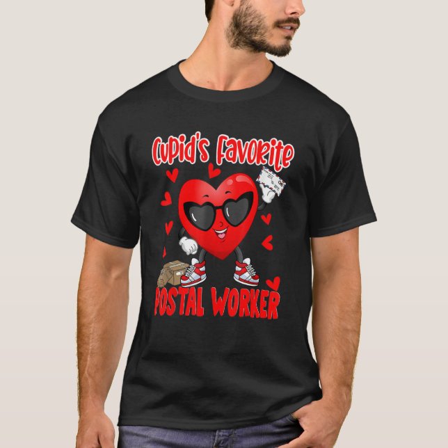Cupid's Favorite Postal Worker Dabbing Heart Posta T Shirt (Framsida)