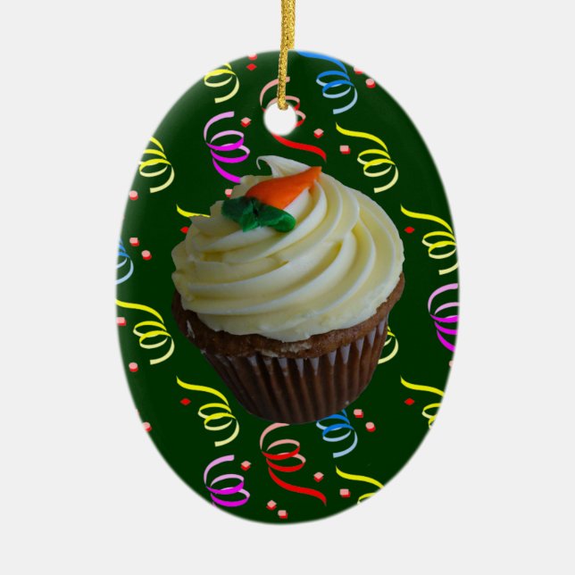 Cupkaka av morot med konfetti julgransprydnad keramik (Framsidan)