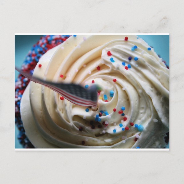 Cupkaka frodas med en amerikansk flagga vykort (Framsida)