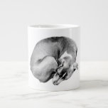Curled in Comfort Jumbo Mugg<br><div class="desc">Denna ömtåliga hund som skuggas av bläck krymper sig själv och utstrålar värme och lugn. En design som får din morgonsipp att kännas som en kram, perfekt för dem som kärlek tysta närvaro av husdjur.</div>