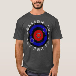 Curling Stone rullande som Earthx27s-omloppsbana u T Shirt