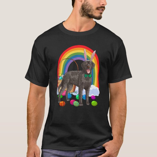 Curly-Jackat Retriever Påskägg Bunny Hund T Shirt (Framsida)
