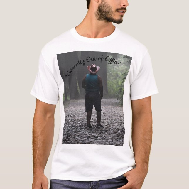 Currently Out of Office Minimalist Travel T-Shirt (Framsida)