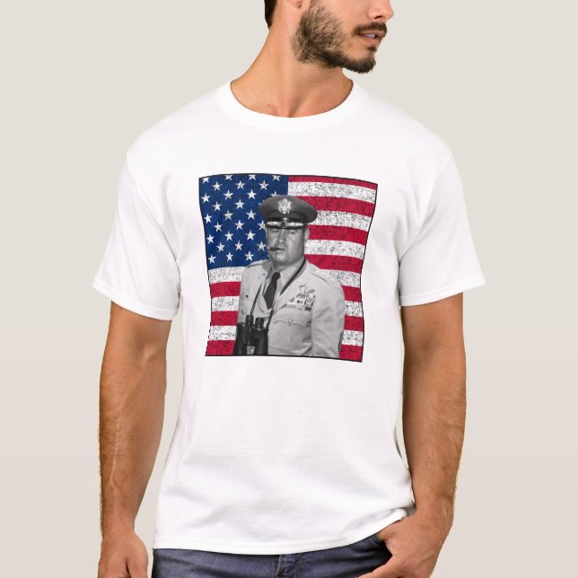 Curtis Lemay och US-flagga Tee (Framsida)