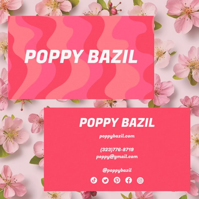Curvy Vågigt Rand minimalistisk Bright Rosa Retro Visitkort (Wavy lines decorate these bright pink business cards with social media icons)