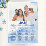 Cusom 2025 Photo Calendar Magnet Blue White Ocean<br><div class="desc">Den här eleganten är 2025-kalendermagnet som är lätt att anpassa med ett personligt foto för att skapa en unik keepé för dina nära och kära. Den blå och vita designen med din bild är söt för stil insida, och är en praktisk presentidé. Klicka på "Anpassa" ("Visa produktinformation" / "Anpassa") och...</div>
