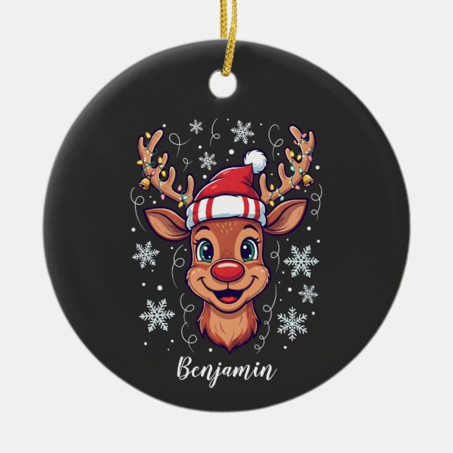 Custom Christmas Cheer Cute Reindeer in Hat  Julgransprydnad Keramik (Framsidan)