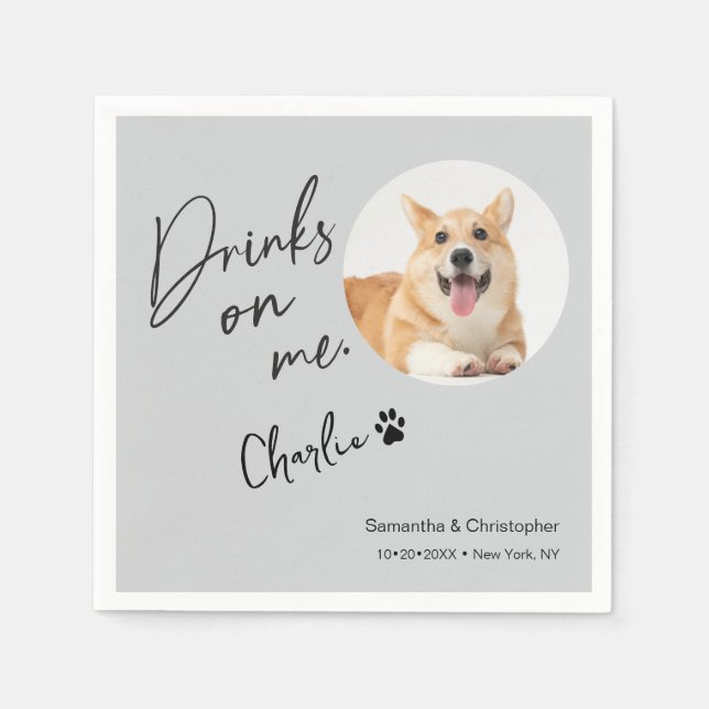 Custom Dog Photo Drinks on Me Fun Wedding Pappersservett (Framsidan)