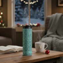 Custom Family Name Candle with Cozy Knit Pattern