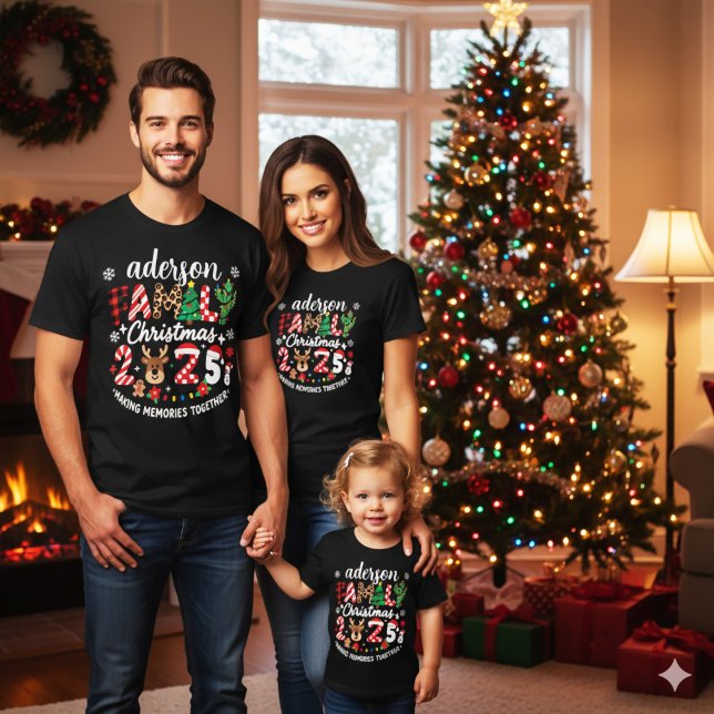 Custom Family Name Christmas 2025 Festive Holiday T Shirt (Skapare uppladdad)