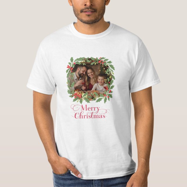 Custom Family Photo Wreath Merry Christmas T Shirt (Framsida)