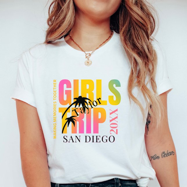 Custom Girls Trip with Name, City and Year; Summer T Shirt (Skapare uppladdad)