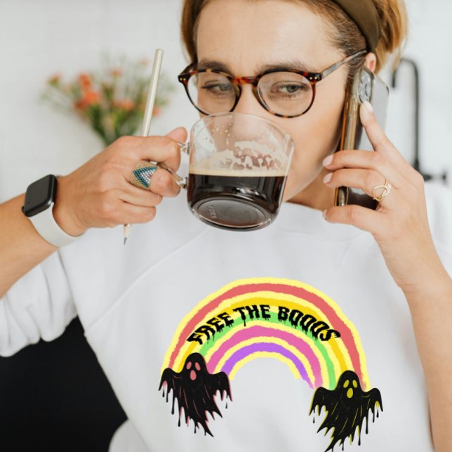 Custom Halloween "Free the Booos" Spooky Rainbow  T Shirt (Skapare uppladdad)