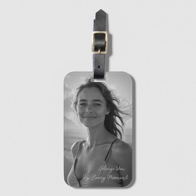Custom Her Portrait – Simple Photo Gift for Her Bagagebricka (Framsida vertikal)