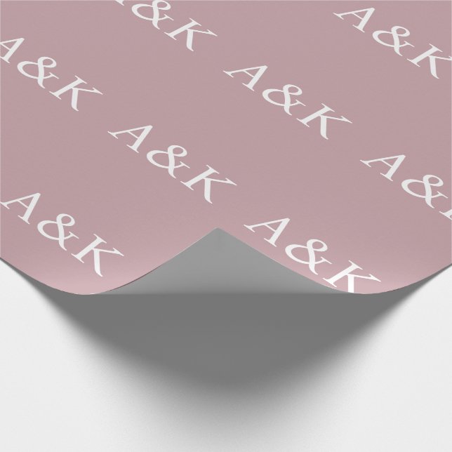 Custom Initials on Dusty Rose Mauve Wedding Presentpapper (Hörn)