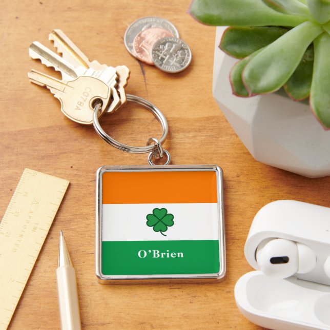 Custom Irish Flag Bottle Opener with Last Name Fyrkantig Silverfärgad Nyckelring (Skrivbord)