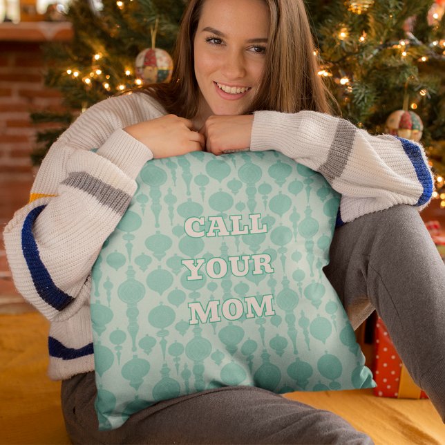 Custom Message Call Your Mom Pastel Holiday Kudde (Skapare uppladdad)
