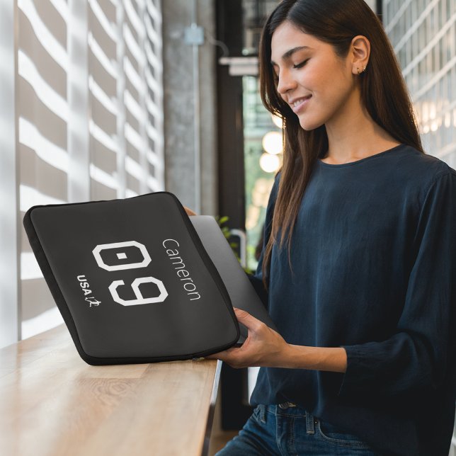 Custom Minimalist American Athlete Monochromatic  Laptop Fodral (Skapare uppladdad)