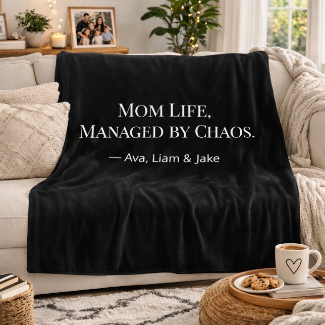 Custom Mom Chaos Funny Black/White Fleece Blanket (Skapare uppladdad)