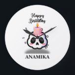 Custom Name Birthday Stor Klocka<br><div class="desc">Celebrate with a twist! This unique birthday design blends the edgy pastel goth aesthetic with a touch of sweetness. Featuring a cute, rosy-cheeked skull topped with a melting pink birthday candle, it’s the perfect statement piece for those who love alternative styles. The bold "Happy Birthday" script and minimalist confetti accents...</div>