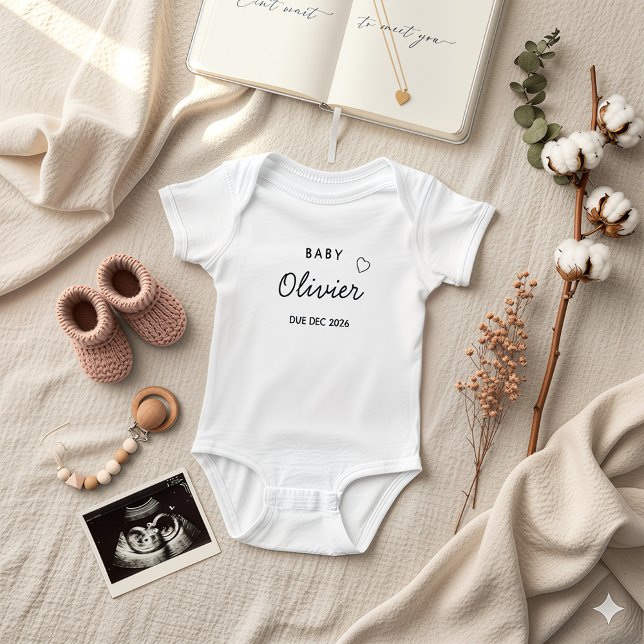 Custom Name & Expected Month T Shirt (Skapare uppladdad)
