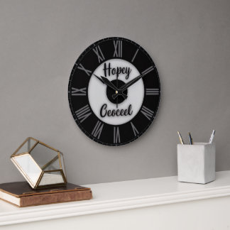 “Custom Name Roman Numeral – Modern Black Stor Klocka