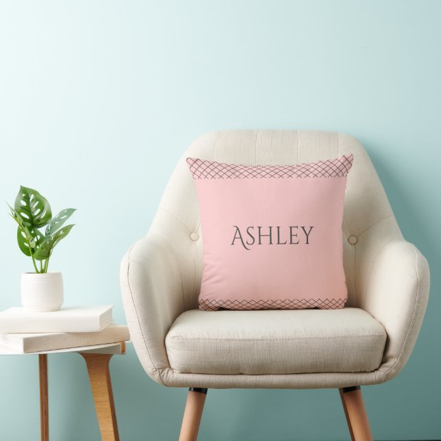 Custom Pastel Pink Throw Pillow | Name & Initials Kudde (Stol)
