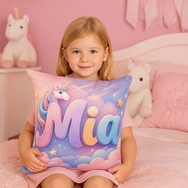 Custom Pastel Unicorn Name Pillow Kudde (Custom unicorn-themed nursery decor with child's name in rainbow colors)