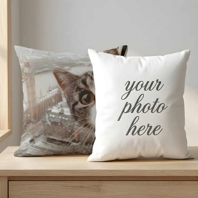 Custom Pet Photo Cat Peeking with London Big  Kudde (Skapare uppladdad)