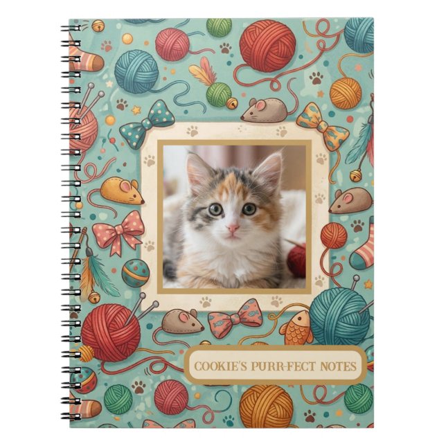 Custom Pet Photo & Name Cute Cat Toy Pattern Noteb Anteckningsbok (Framsidan)