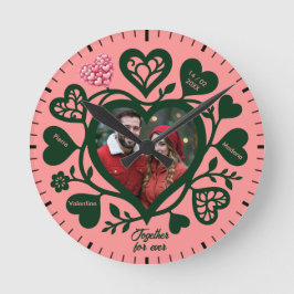 Custom Pink Green Photo Heart Clock Rund Klocka