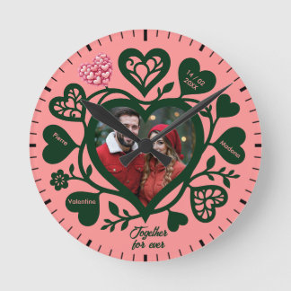 Custom Pink Green Photo Heart Clock Rund Klocka