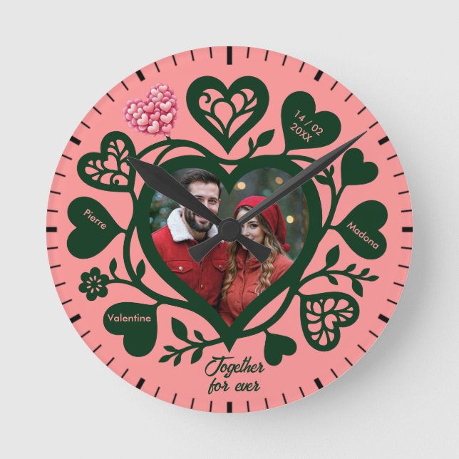 Custom Pink Green Photo Heart Clock Rund Klocka (Framsida)