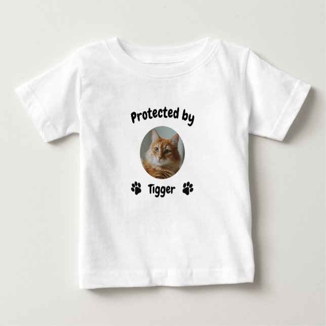 Custom Proctected by Cat, Personalized Cat Name T Shirt (Framsida)