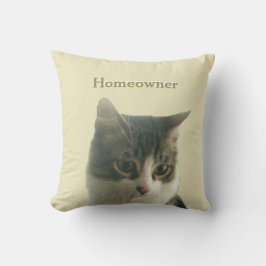Custom Tabby Cat Photo on Light Beige Kudde