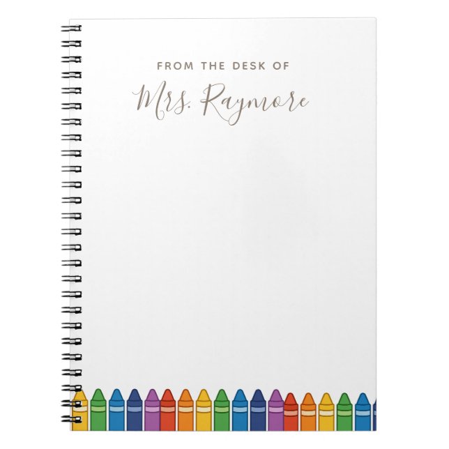 Custom Teacher Notebook – Rainbow Crayon Name Desi Anteckningsbok (Framsidan)