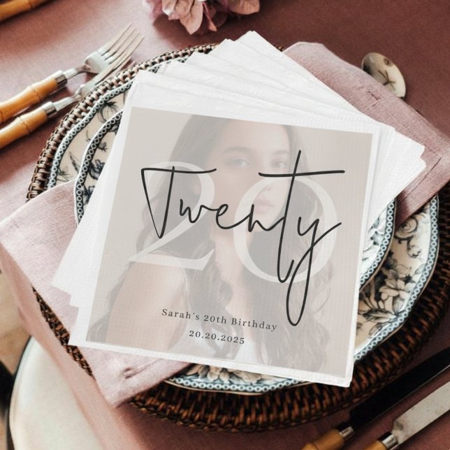 Custom Twenty Modern Birthday Party Napkins Pappersservett (Skapare uppladdad)