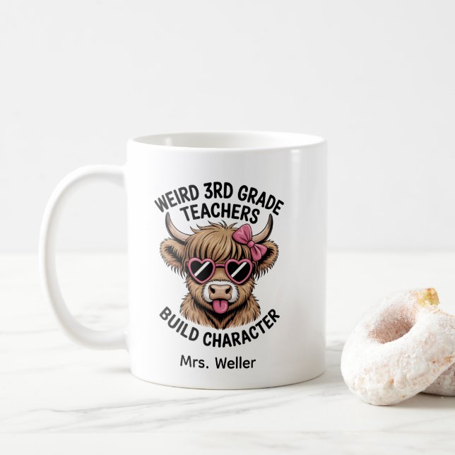 Custom “Weird 3rd Grade Teachers Build Character" Kaffemugg (Med munk)