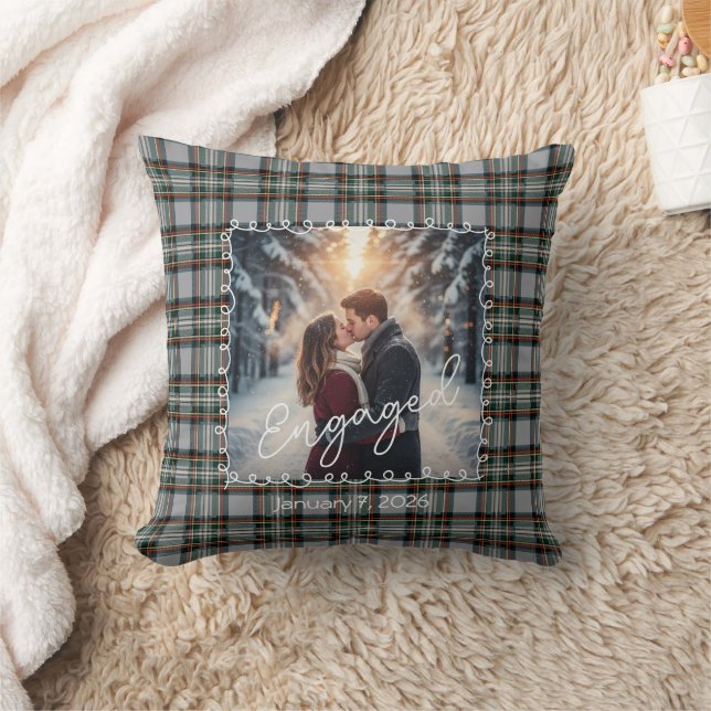 Custom Winter Engagement Photo Pillow with Tartan  Kudde (Filt)