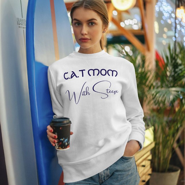 Customized Cat Mom Blue Script Funny Pet Lover T Shirt (Skapare uppladdad)