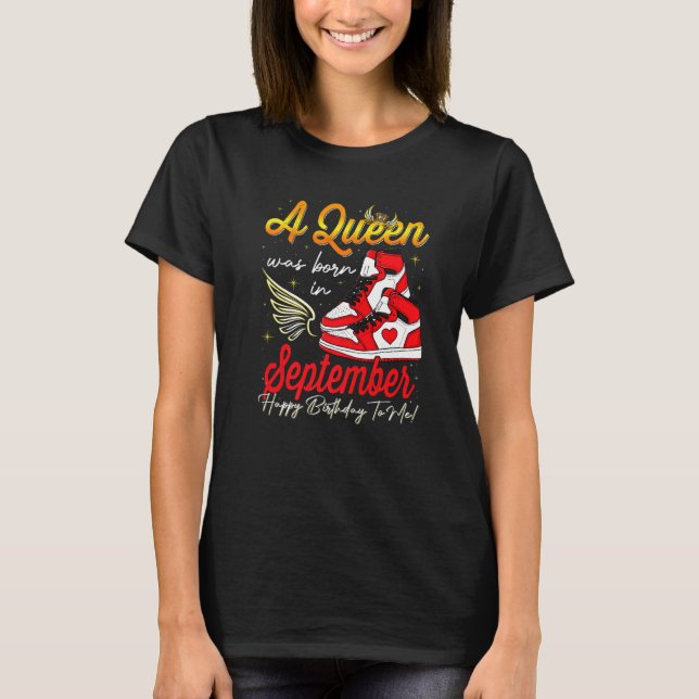 Cute A Queen föddes i september 2011 T Shirt (Framsida)