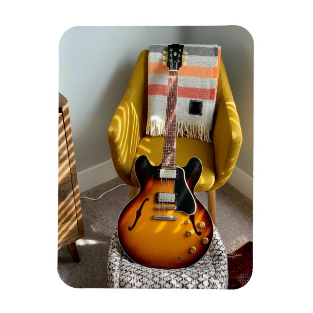 Cute Acoustic Guitar Magnet (Vertikal)