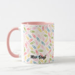 Cute Adsible Teacher Namn Paperclip Mönster Mugg<br><div class="desc">Den berömvärda läraren namn paperclip mönster mugg.</div>