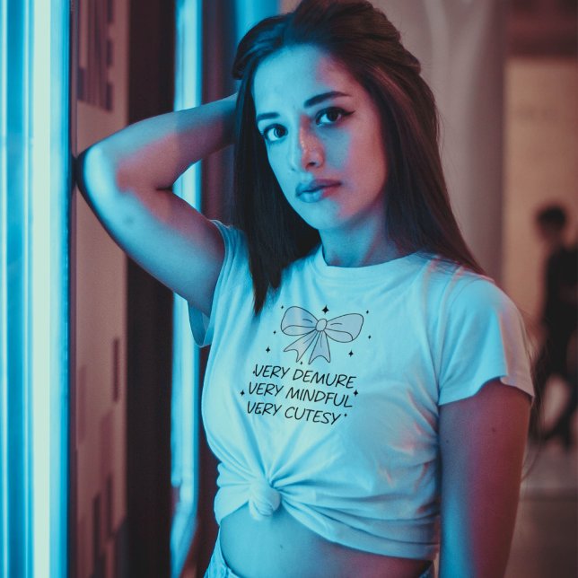 Cute Aesthetic Bow & Quote Pastel T-Shirt (Skapare uppladdad)